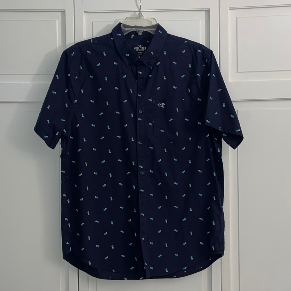 Hollister men’s navy short sleeve button down with pineapples. Size large.